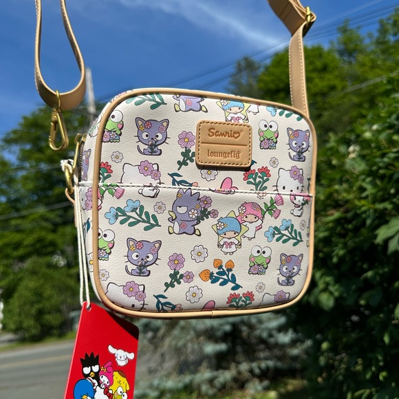 Sanrio x Loungefly Hello Kitty and Friends Crossbody Bag NWT - Picture 4 of 7